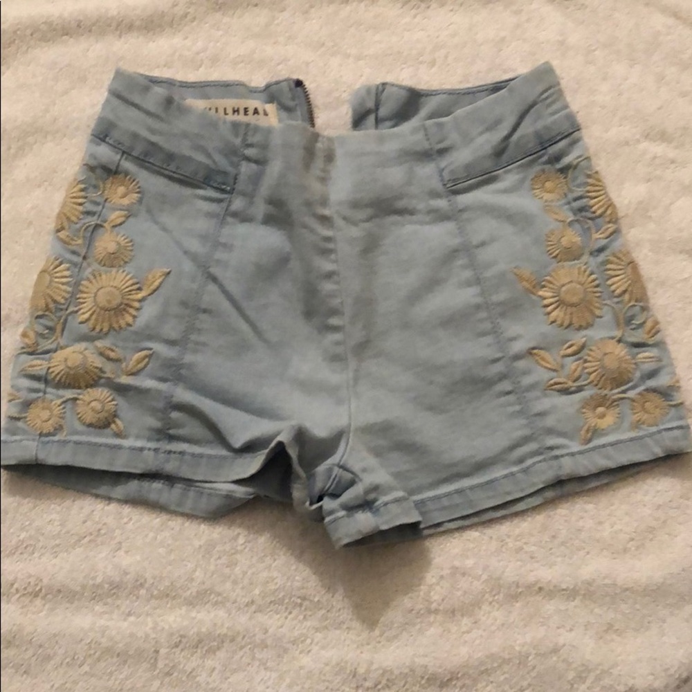 Bullhead Hot Shorts